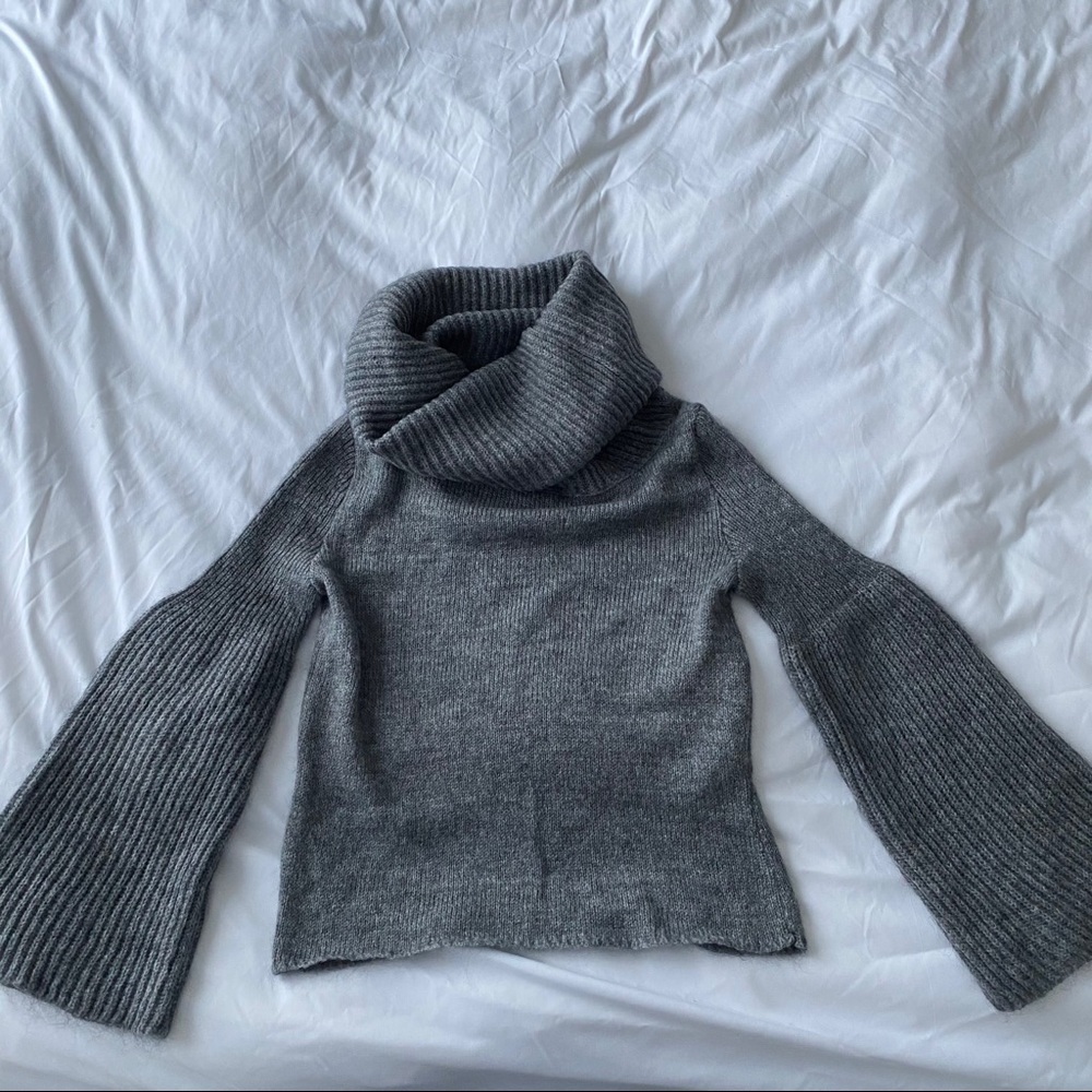 Zara Large Turtleneck Sweater - Picture 2 of 8